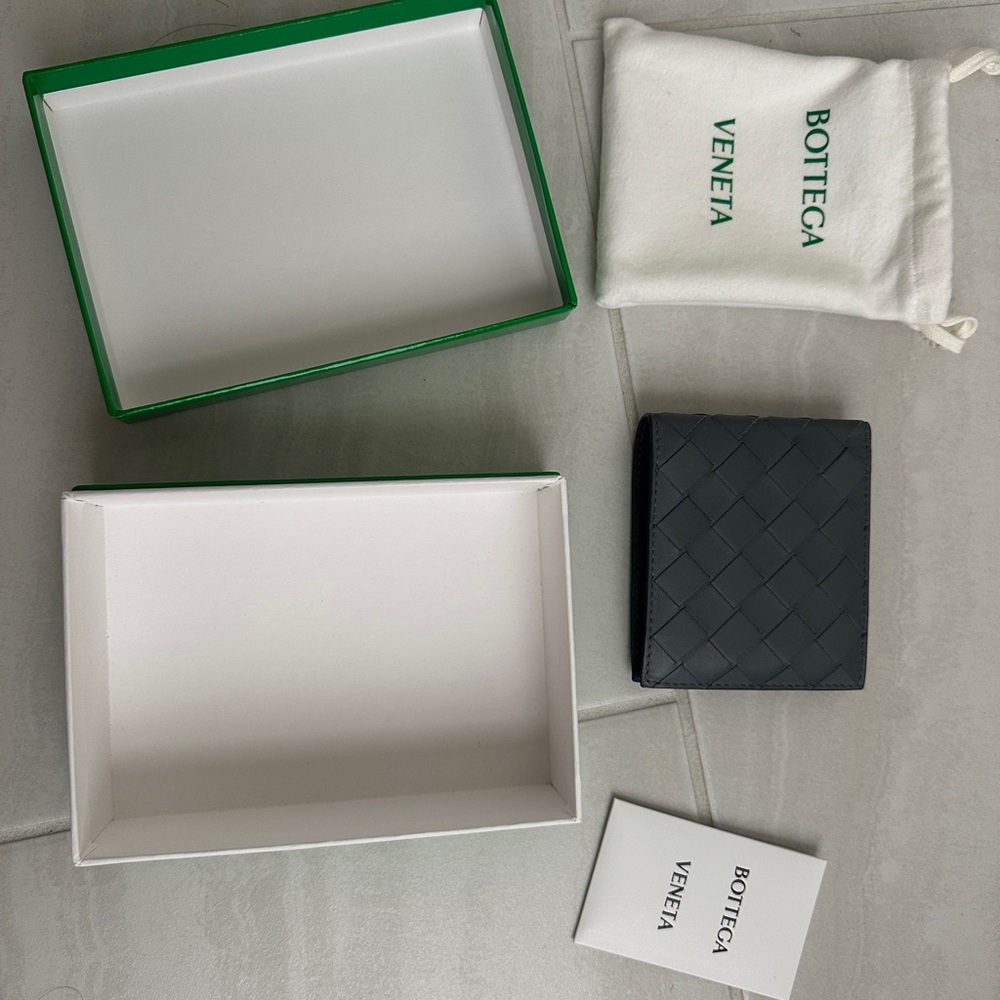 Bottega Veneta Black Intrecciato Card Holder